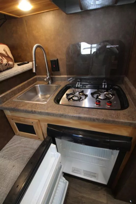 Used 2022 Exiss Escape 7204 - 4FT SW Living Quarters 2 Horse Trailer PRICE REDUCED!