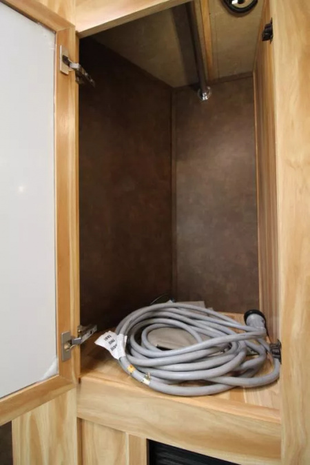 Used 2022 Exiss Escape 7204 - 4FT SW Living Quarters 2 Horse Trailer PRICE REDUCED!