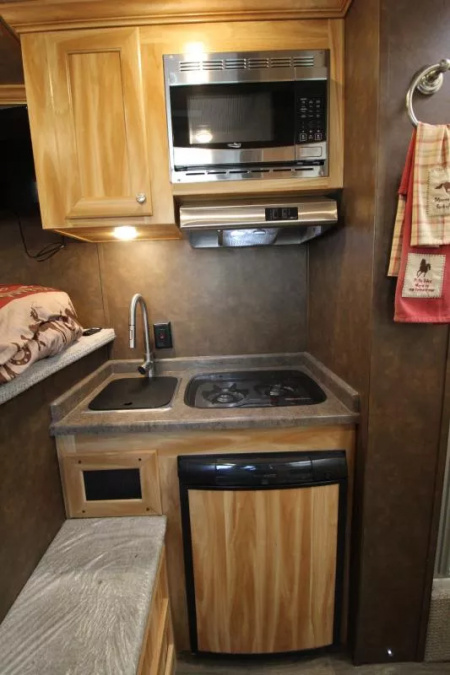 Used 2022 Exiss Escape 7204 - 4FT SW Living Quarters 2 Horse Trailer PRICE REDUCED!
