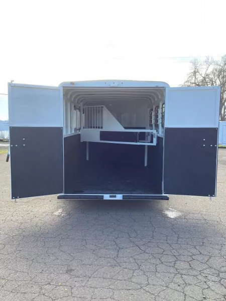 New 2026 Thuro-Bilt Renegade 3 Horse Trailer - Adjustable Dividers- 1' Added Length - Swing Out Saddle Rack