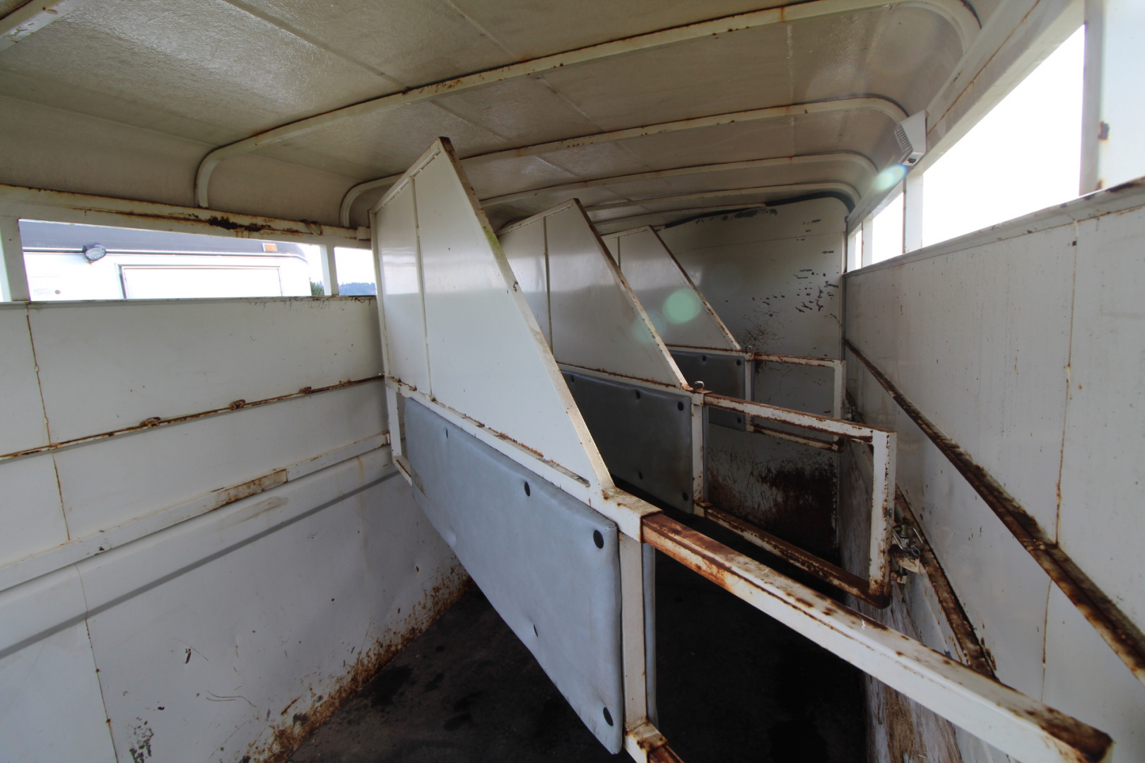 Used 1995 Circle J 4 Horse Trailer - Adjustable Dividers