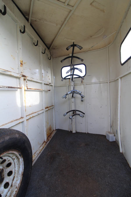 Used 1995 Circle J 4 Horse Trailer - Adjustable Dividers