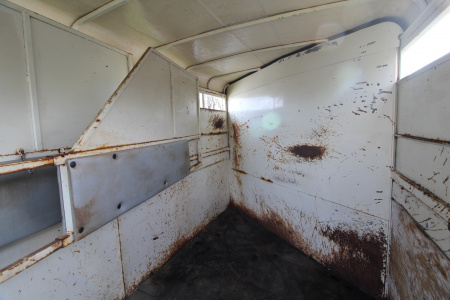 Used 1995 Circle J 4 Horse Trailer - Adjustable Dividers