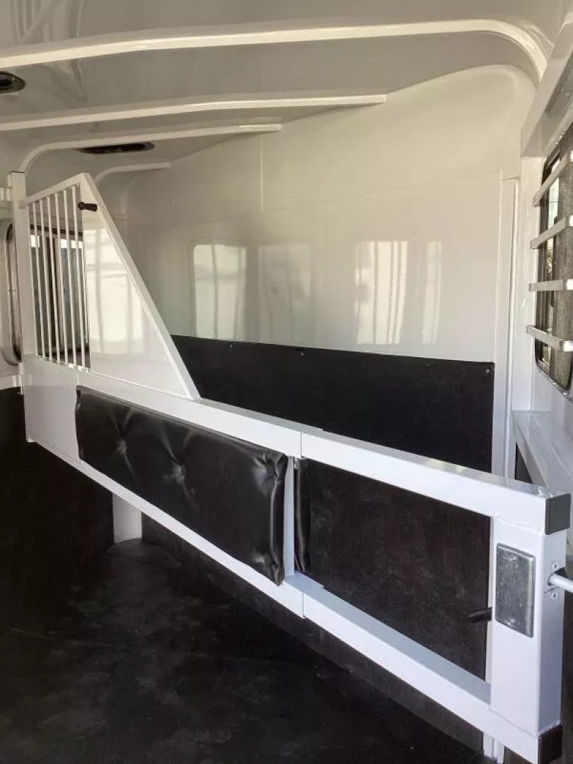 New 2026 Thuro-Bilt Renegade 2 Horse Trailer-1' Added Length- Extra Divider Catch-Swing Out Saddle Rack-Water Tank Horse Trailer