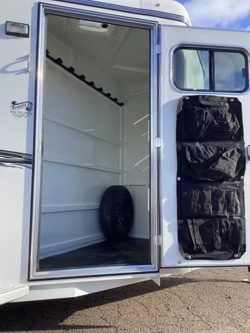 New 2026 Thuro-Bilt Renegade 2 Horse Trailer-1' Added Length- Extra Divider Catch-Swing Out Saddle Rack-Water Tank Horse Trailer