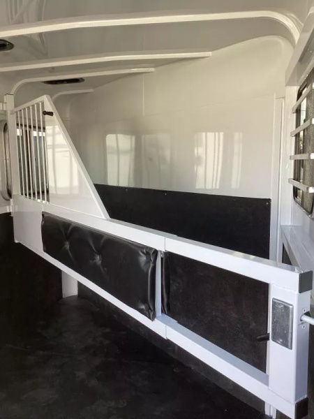 New 2026 Thuro-Bilt Renegade 2 Horse Trailer-1' Added Length- Extra Divider Catch-Swing Out Saddle Rack-Water Tank Horse Trailer