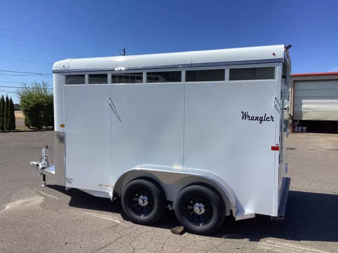 New 2026 Thuro-Bilt Wrangler 2 Horse Trailer-Telescoping Padded Dividers-Swing-Out Saddle Tree- Spare Tire- Extra Divider Catch Horse Trailer