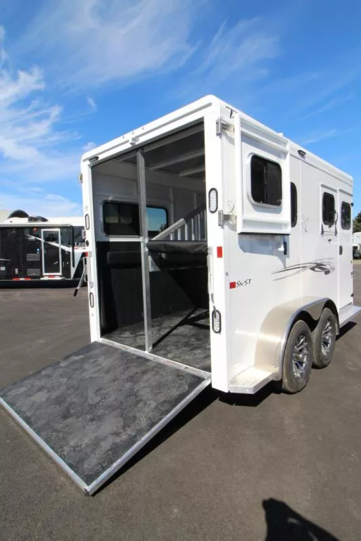 New 2026 Trails West Royale PRICE REDUCED SxST 2H BP - Straightload - Warmblood- Pass thru Door - Water Tank