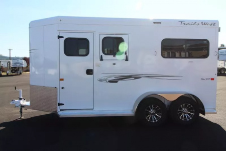 New 2026 Trails West Royale PRICE REDUCED SxST 2H BP - Straightload - Warmblood- Pass thru Door - Water Tank