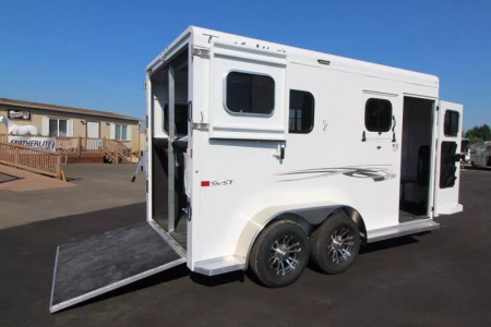 New 2026 Trails West Royale PRICE REDUCED SxST 2H BP - Straightload - Warmblood- Pass thru Door - Water Tank