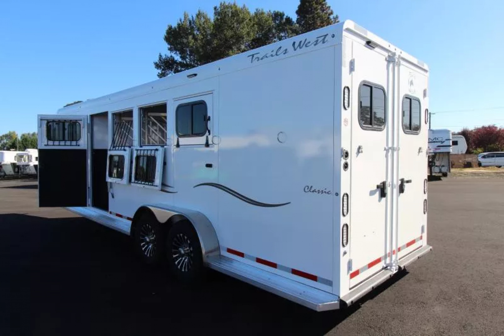 New 2026 Trails West Classic 4 Horse 5x10 SUPER TACK - Comfort Package - Escape Door - Stud Panel - 4 Horse Trailer