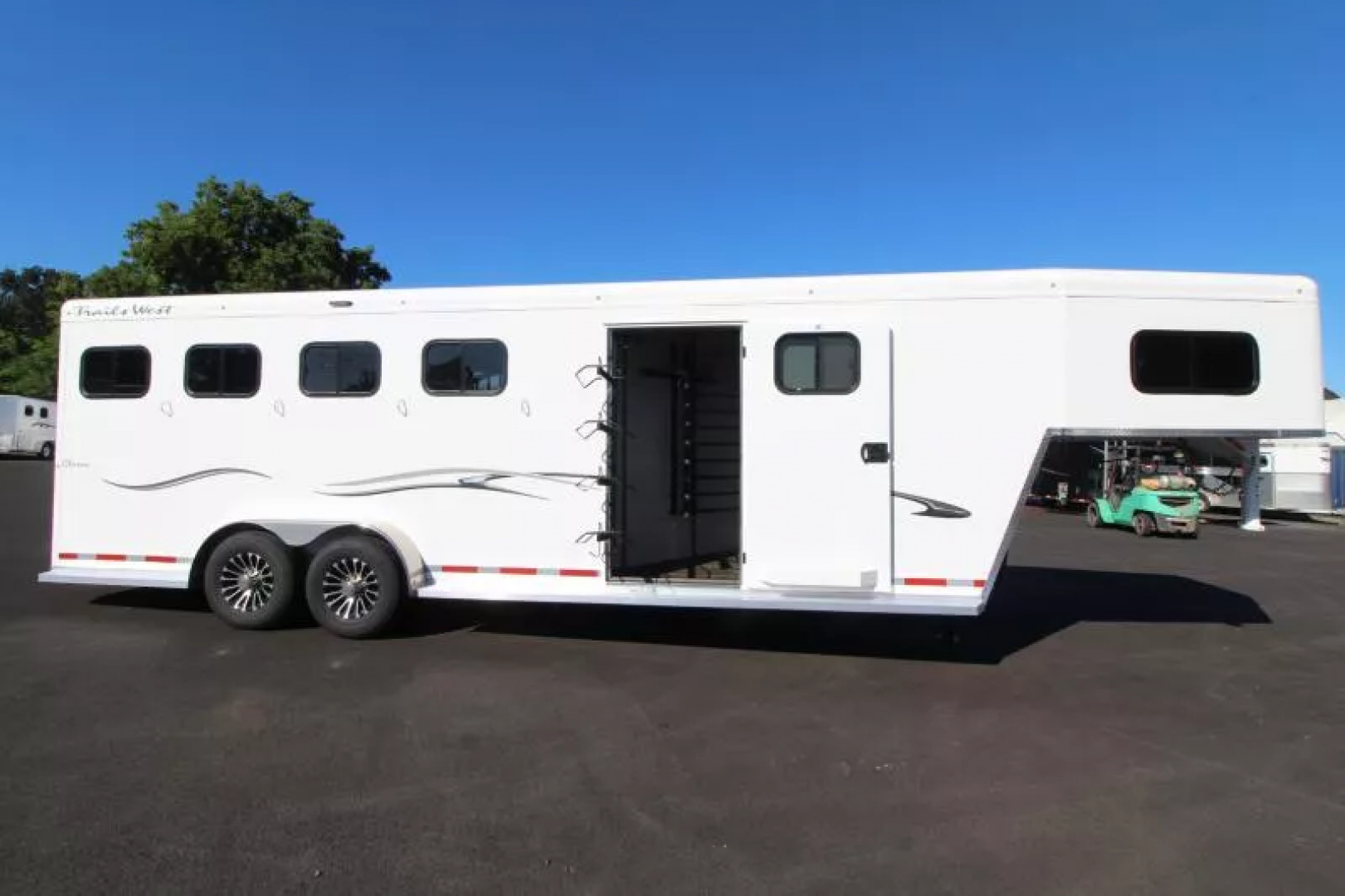 New 2026 Trails West Classic 4 Horse 5x10 SUPER TACK - Comfort Package - Escape Door - Stud Panel - 4 Horse Trailer