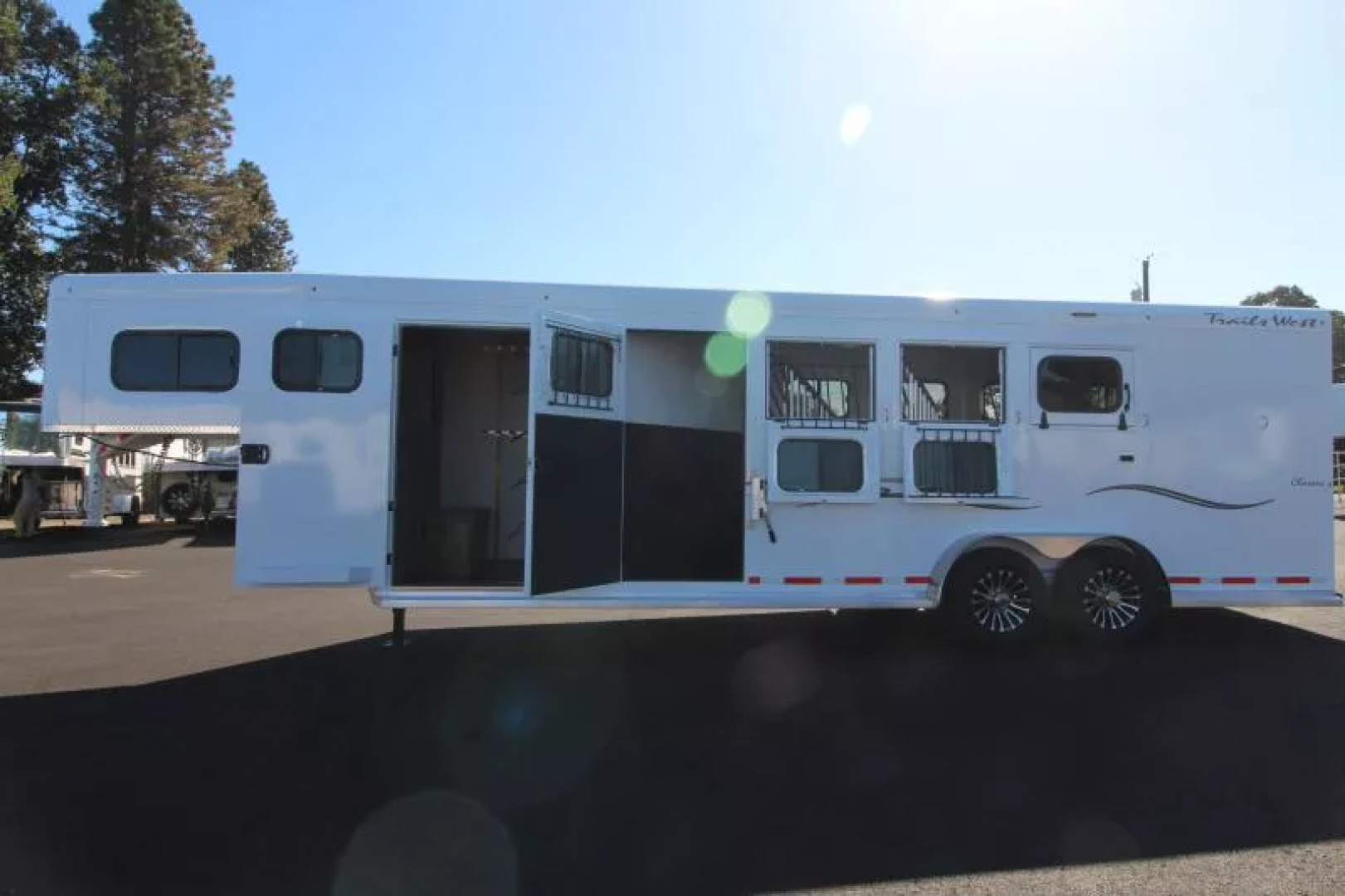 New 2026 Trails West Classic 4 Horse 5x10 SUPER TACK - Comfort Package - Escape Door - Stud Panel - 4 Horse Trailer