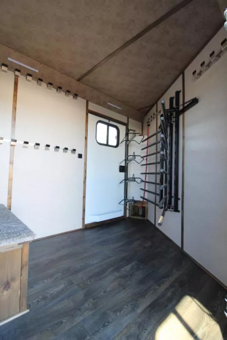 New 2026 Trails West Classic 4 Horse 5x10 SUPER TACK - Comfort Package - Escape Door - Stud Panel - 4 Horse Trailer