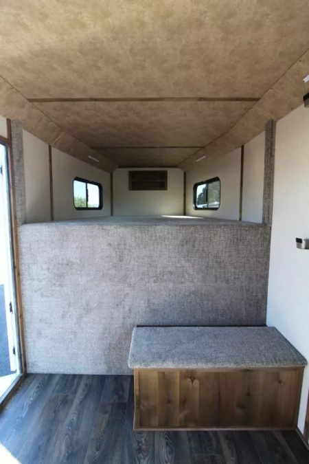 New 2026 Trails West Classic 4 Horse 5x10 SUPER TACK - Comfort Package - Escape Door - Stud Panel - 4 Horse Trailer