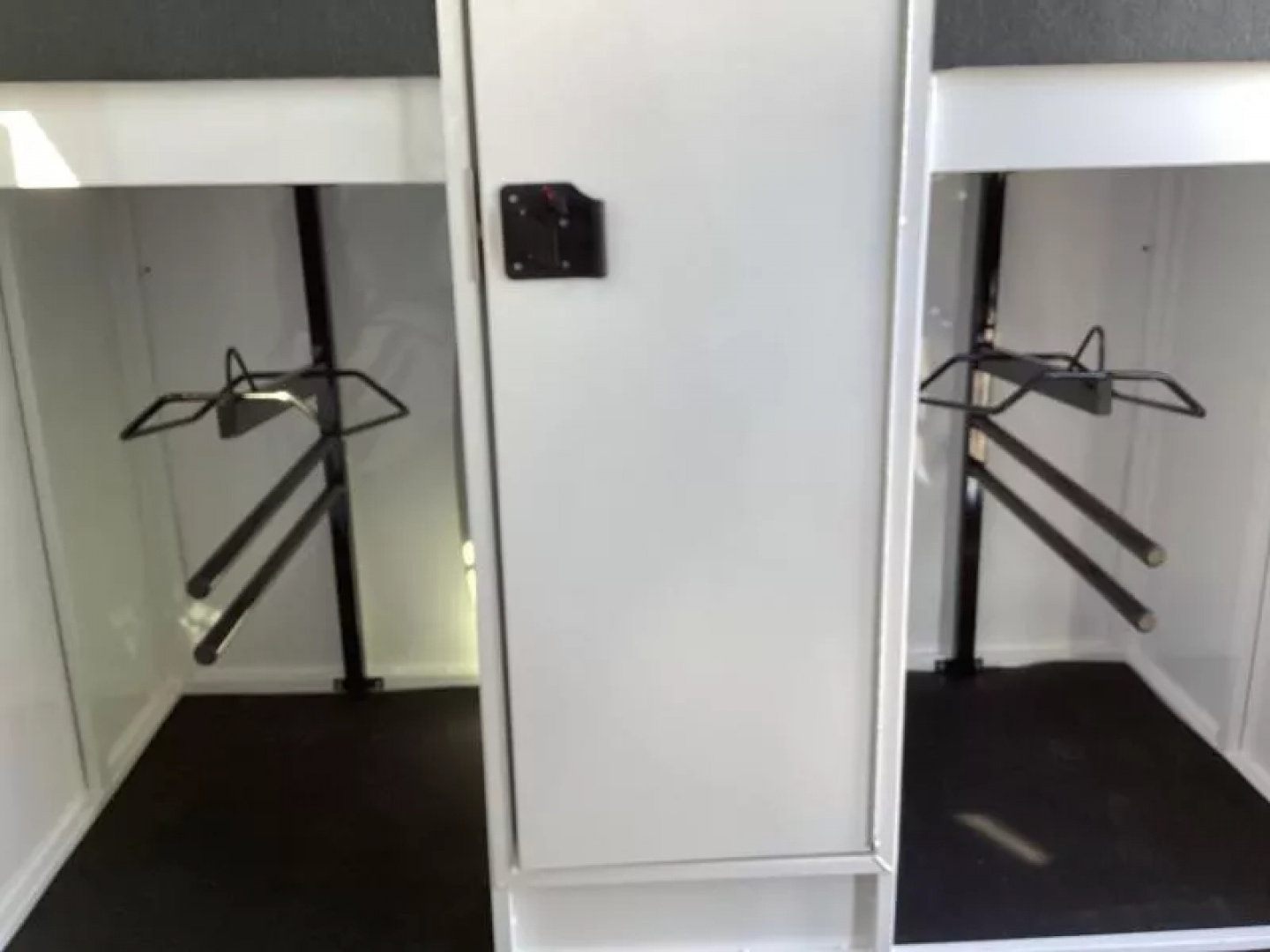 New PRICE REDUCED 2026 Trails West Royale SxST-2H BP - Straightload  - Pass thru Door - Water Tank Horse Trailer