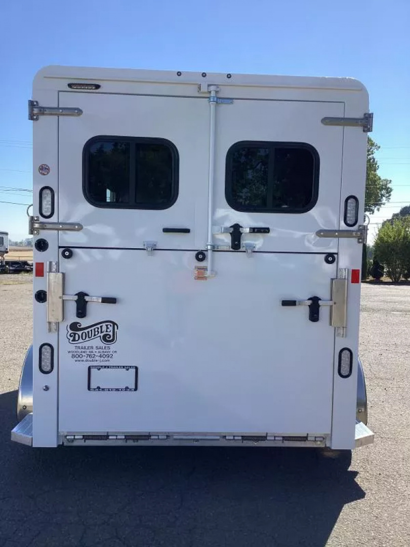 New PRICE REDUCED 2026 Trails West Royale SxST-2H BP - Straightload  - Pass thru Door - Water Tank Horse Trailer