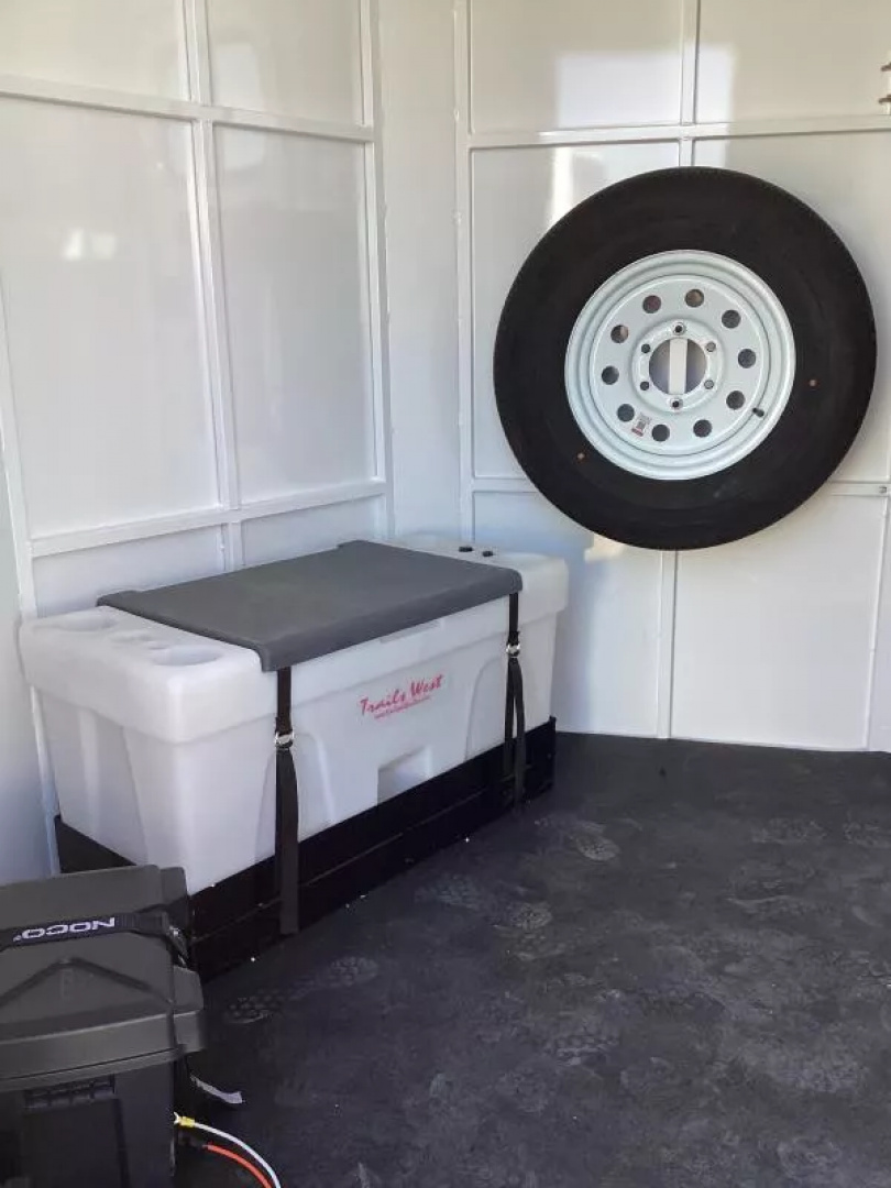 New PRICE REDUCED 2026 Trails West Royale SxST-2H BP - Straightload  - Pass thru Door - Water Tank Horse Trailer