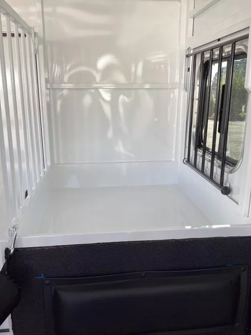 New PRICE REDUCED 2026 Trails West Royale SxST-2H BP - Straightload  - Pass thru Door - Water Tank Horse Trailer