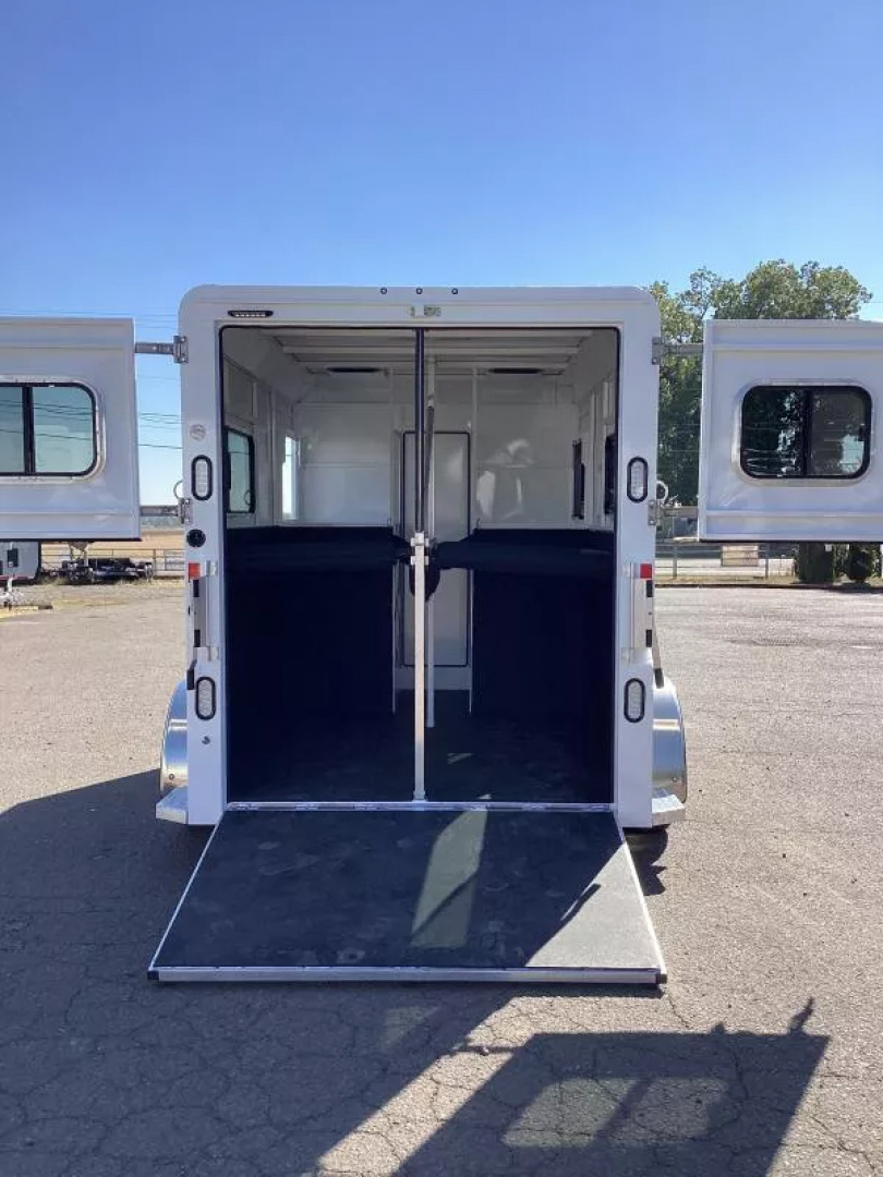 New PRICE REDUCED 2026 Trails West Royale SxST-2H BP - Straightload  - Pass thru Door - Water Tank Horse Trailer