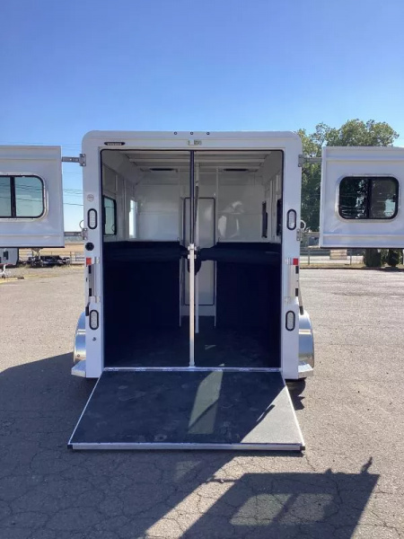 New PRICE REDUCED 2026 Trails West Royale SxST-2H BP - Straightload  - Pass thru Door - Water Tank Horse Trailer