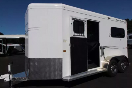 New 2026 Trails West Royale Plus PRICE REDUCED -Warmblood 2H BP - Straight Load- Bench Style Water Tank- Feed Bags - Escape Doors Horse Trailer