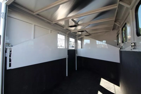 New 2026 Trails West Adventure MX II - GREY - Swing Out Saddle Rack - 3 Horse Trailer