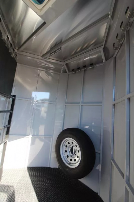 New 2026 Trails West Adventure MX II - GREY - Swing Out Saddle Rack - 3 Horse Trailer