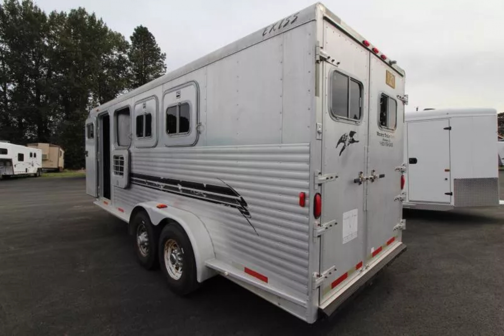 Used PRICE REDUCED $600- 2000 Exiss Trailers XT-300 - Large Dressing Room - Rear tack - 3 Horse Trailer