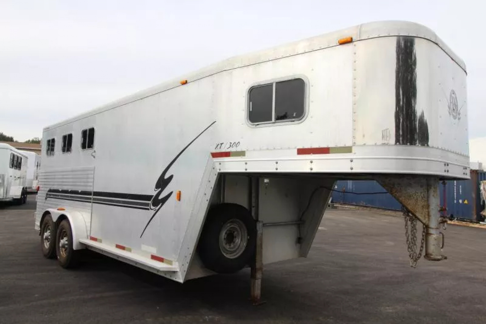 Used PRICE REDUCED $600- 2000 Exiss Trailers XT-300 - Large Dressing Room - Rear tack - 3 Horse Trailer