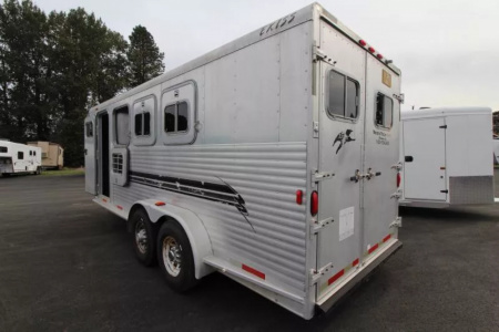 Used PRICE REDUCED $600- 2000 Exiss Trailers XT-300 - Large Dressing Room - Rear tack - 3 Horse Trailer
