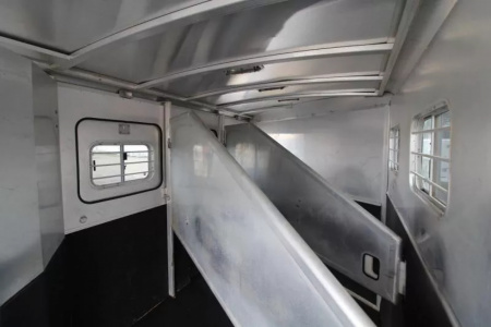Used PRICE REDUCED $600- 2000 Exiss Trailers XT-300 - Large Dressing Room - Rear tack - 3 Horse Trailer