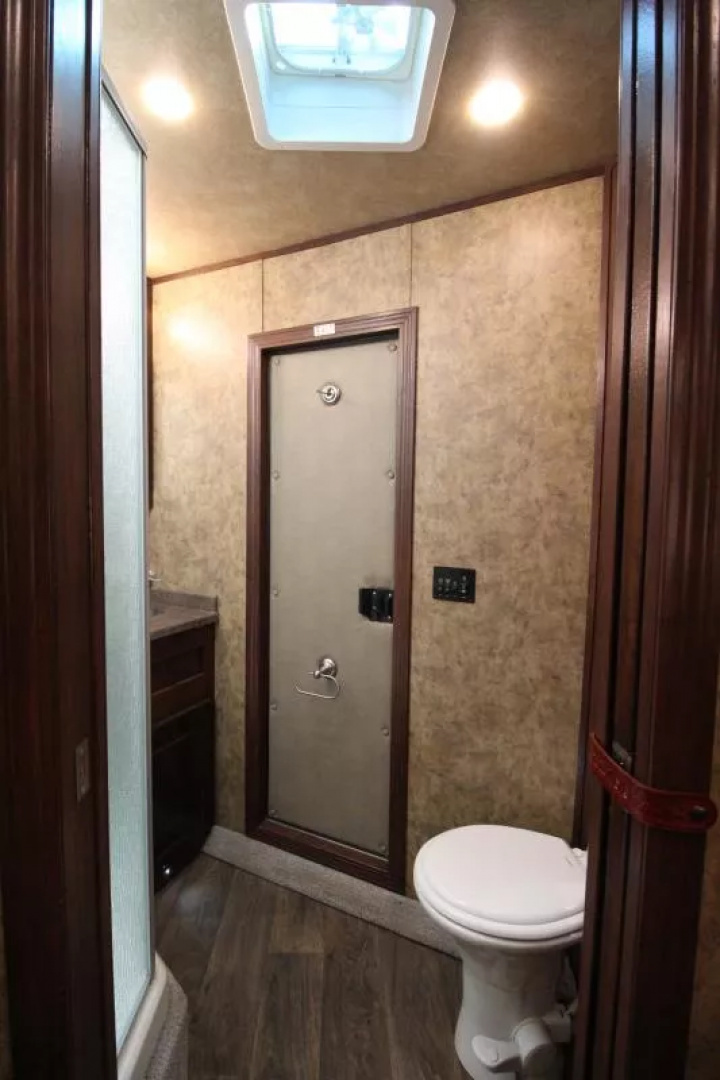 Used 2022 Exiss Endeavor 8312 - 12'sw LQ w/ Slide-8'W-3 Horse aluminum Trailer