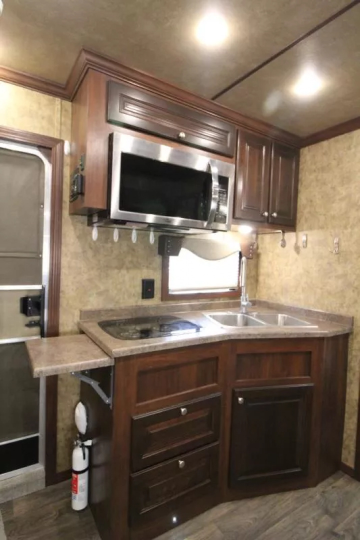 Used 2022 Exiss Endeavor 8312 - 12'sw LQ w/ Slide-8'W-3 Horse aluminum Trailer