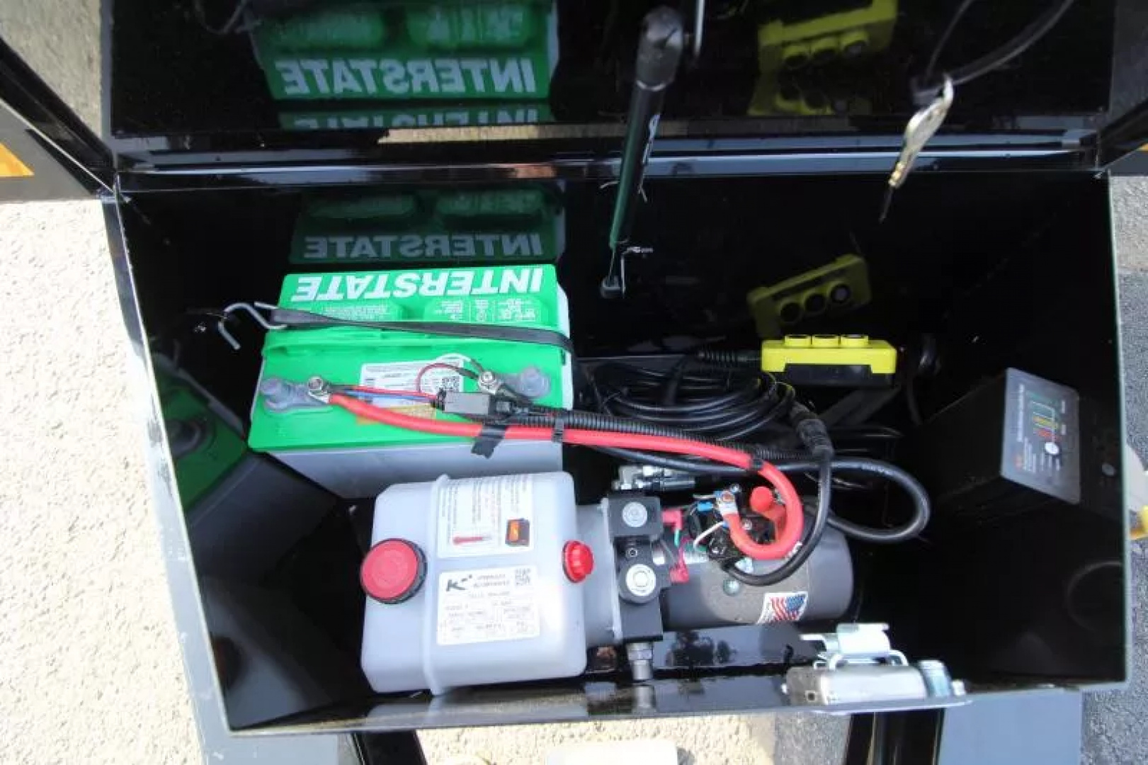 New 2026 Delco Dump Trailer 5x10 7K - Spreader gate - 18" sides - slide in ramps Dump Trailer