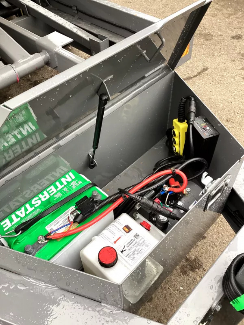 New 2026 Delco Dump Trailer 5x10 7K - Spreader gate - Jet Grey - 18" sides - slide in ramps Dump Trailer