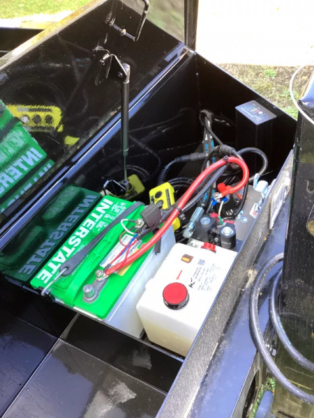 New 2026 Delco Dump Trailer 7x14 -14K - Split/Spreader gate - Black- 2' Solid Sides, 6' slide in ramps