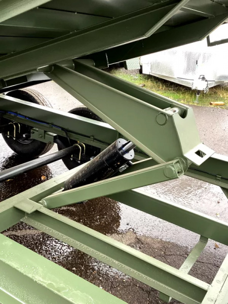 New 2026 Delco Dump Trailer 7x14 -14K - Spreader gate - Army Green - 2' sides, 6' slide in ramps