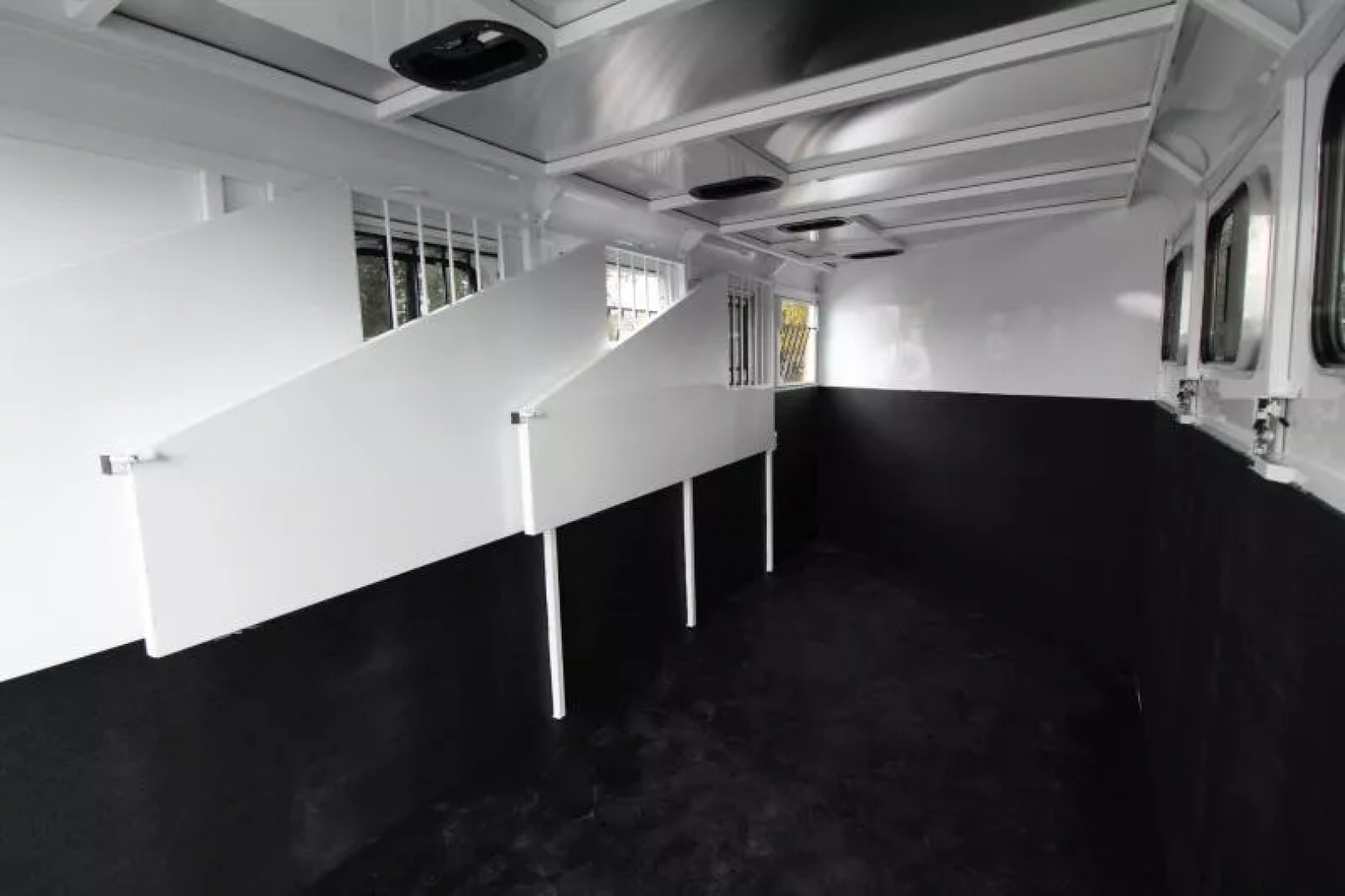 New 2026 Trails West Adventure MX II 4 Horse Trailer - Swing Out Saddle Rack