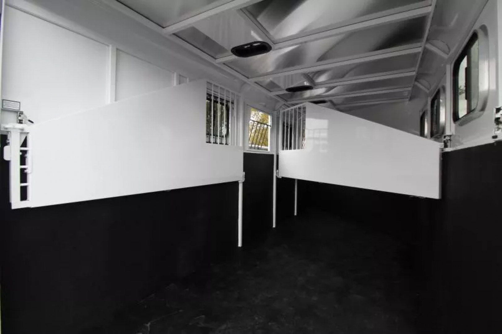 New 2026 Trails West Adventure MX II 4 Horse Trailer - Swing Out Saddle Rack