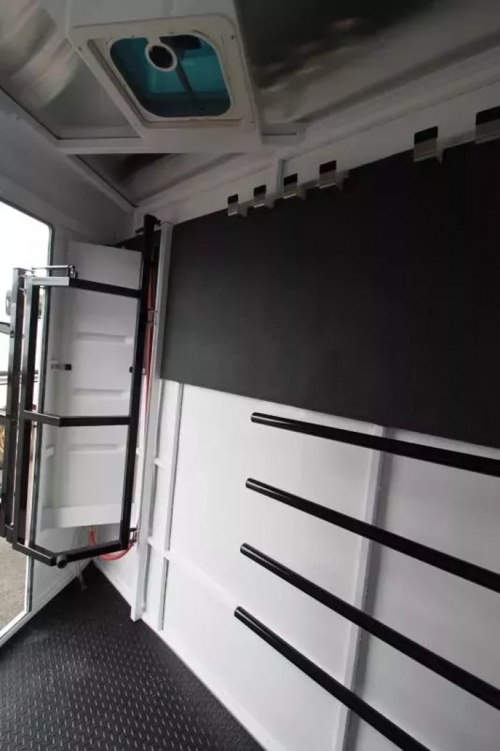 New 2026 Trails West Adventure MX II 3 Horse Trailer - Swing Out Saddle Rack