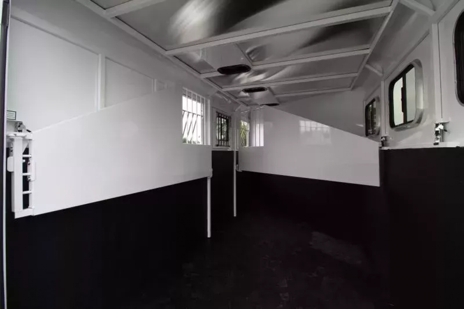 New 2026 Trails West Adventure MX II 3 Horse Trailer - Swing Out Saddle Rack