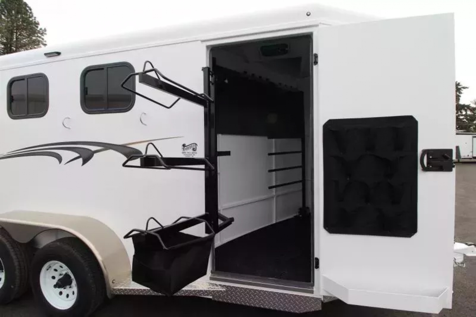 New 2026 Trails West Adventure MX II 3 Horse Trailer - Swing Out Saddle Rack