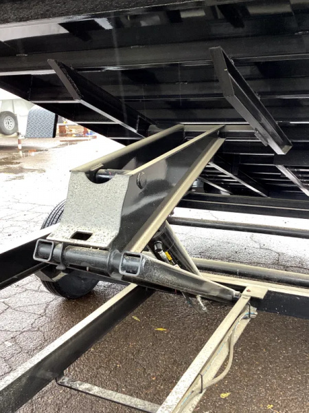 New 2025 Delco 7x14 w/ 4' sides- split/spreader gate- scissor lift-tarp kit!