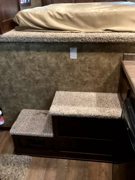 Used 2019 Exiss Escape 7204 - 4ft SW LQ Weekender 2 Horse Trailer - Ramp - Rear Tack-Elec Awning