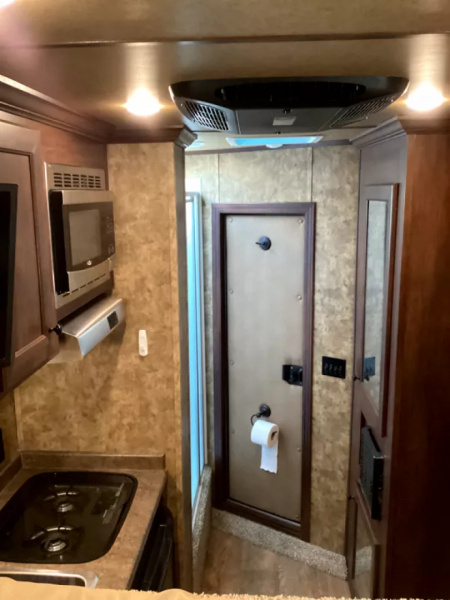 Used 2019 Exiss Escape 7204 - 4ft SW LQ Weekender 2 Horse Trailer - Ramp - Rear Tack-Elec Awning