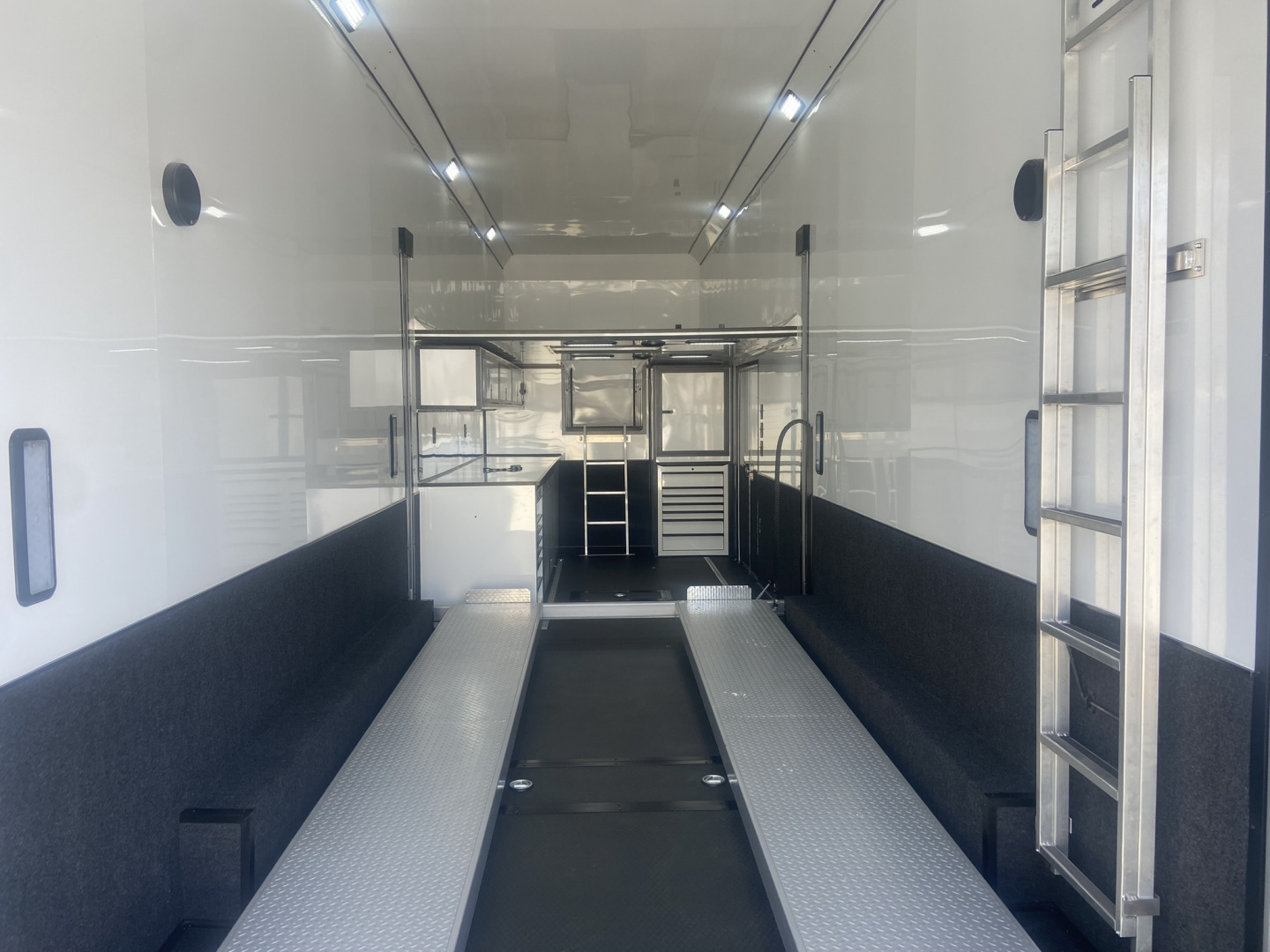 New United UATGN 8.5X40 Stacker