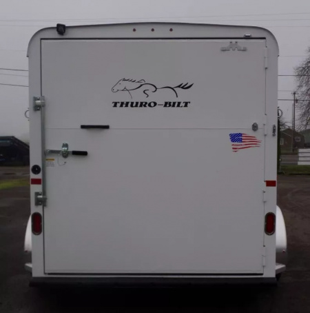 New 2026 Thuro-Bilt Shilo - 1' Extra Length - Adjustable Dividers - Rear Flood Light - Single Rear Door - Swing-out Saddle Rack 3 Horse Trailer