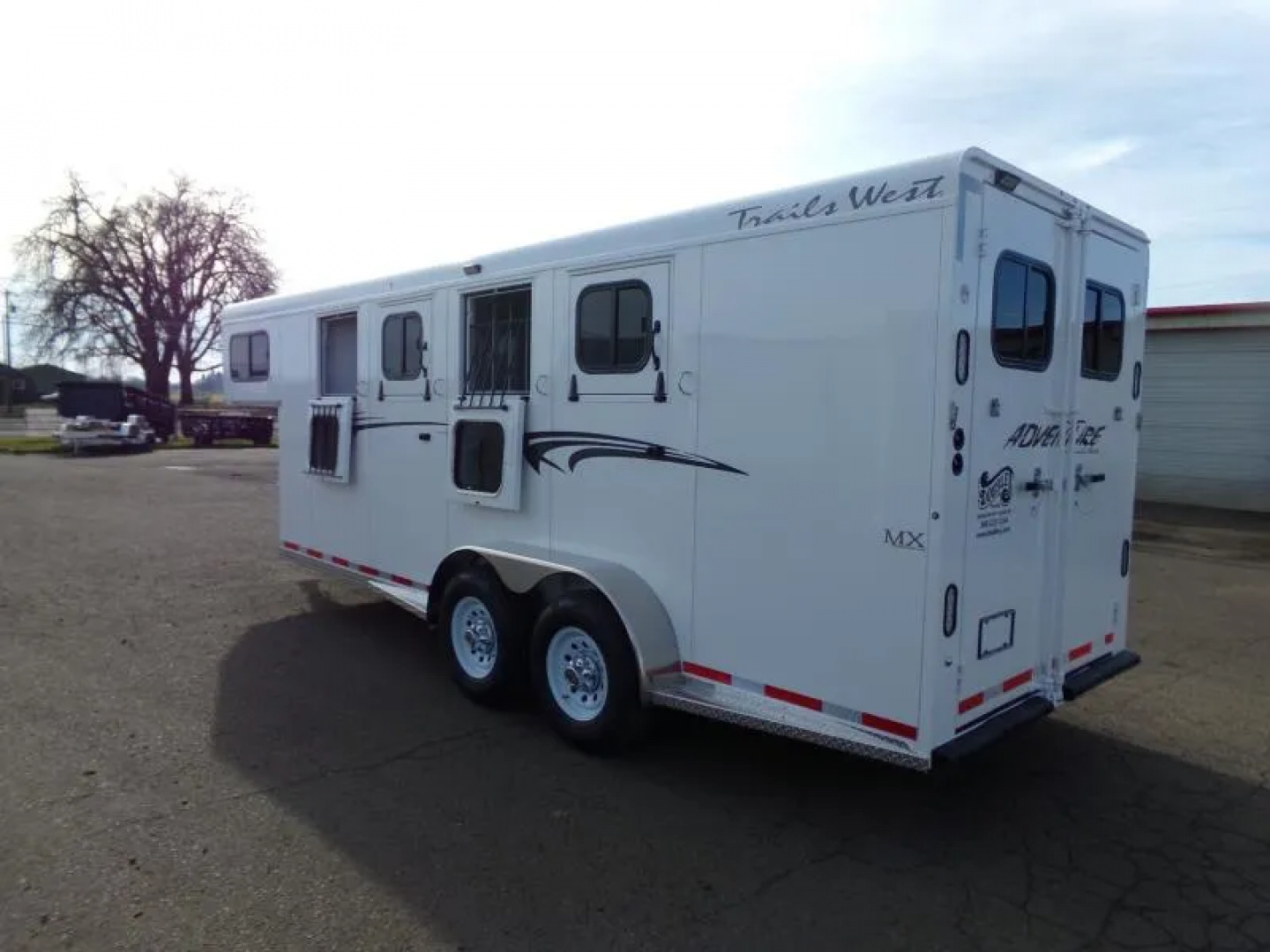 New 2026 Trails West Adventure MX 4 horse Gooseneck Trailer-water tank-rubber mats in tack room-rear gate windows-star caps