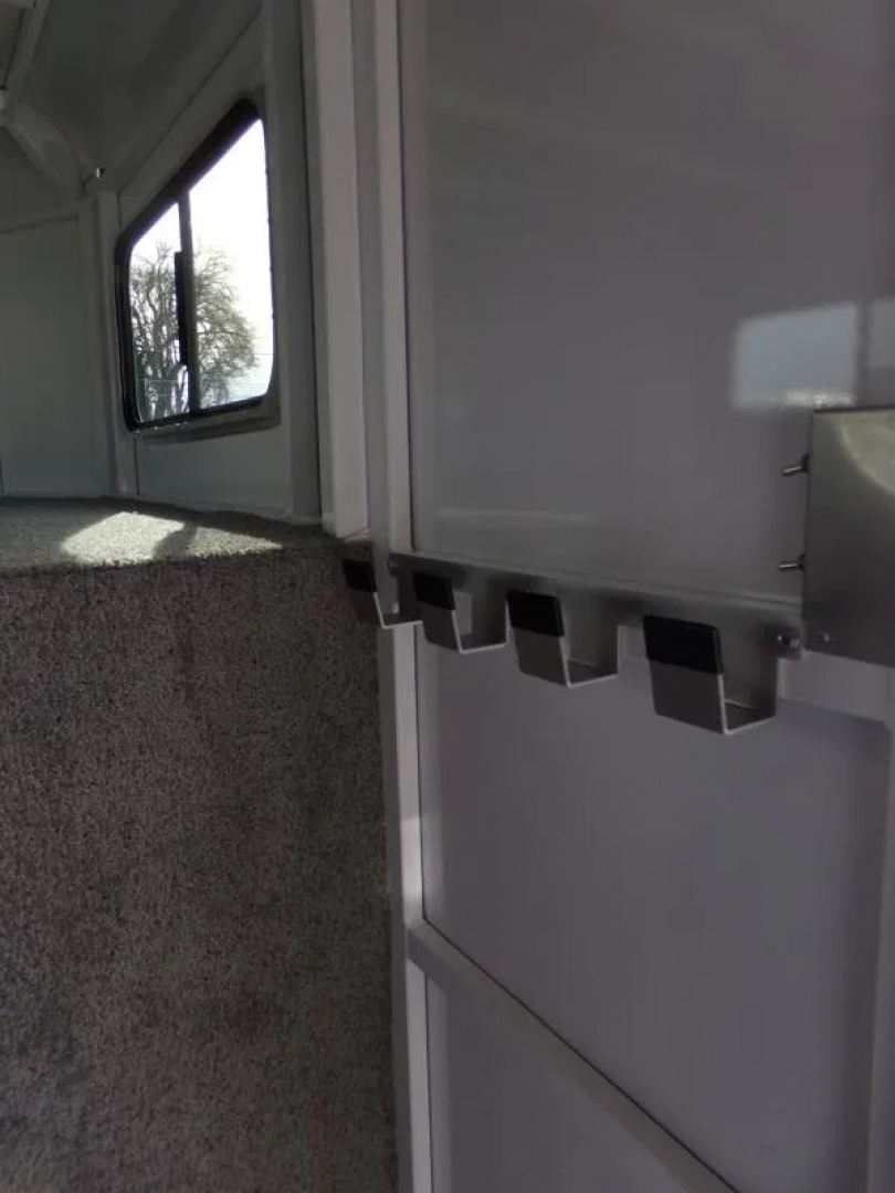 New 2026 Trails West Adventure MX 4 horse Gooseneck Trailer-water tank-rubber mats in tack room-rear gate windows-star caps